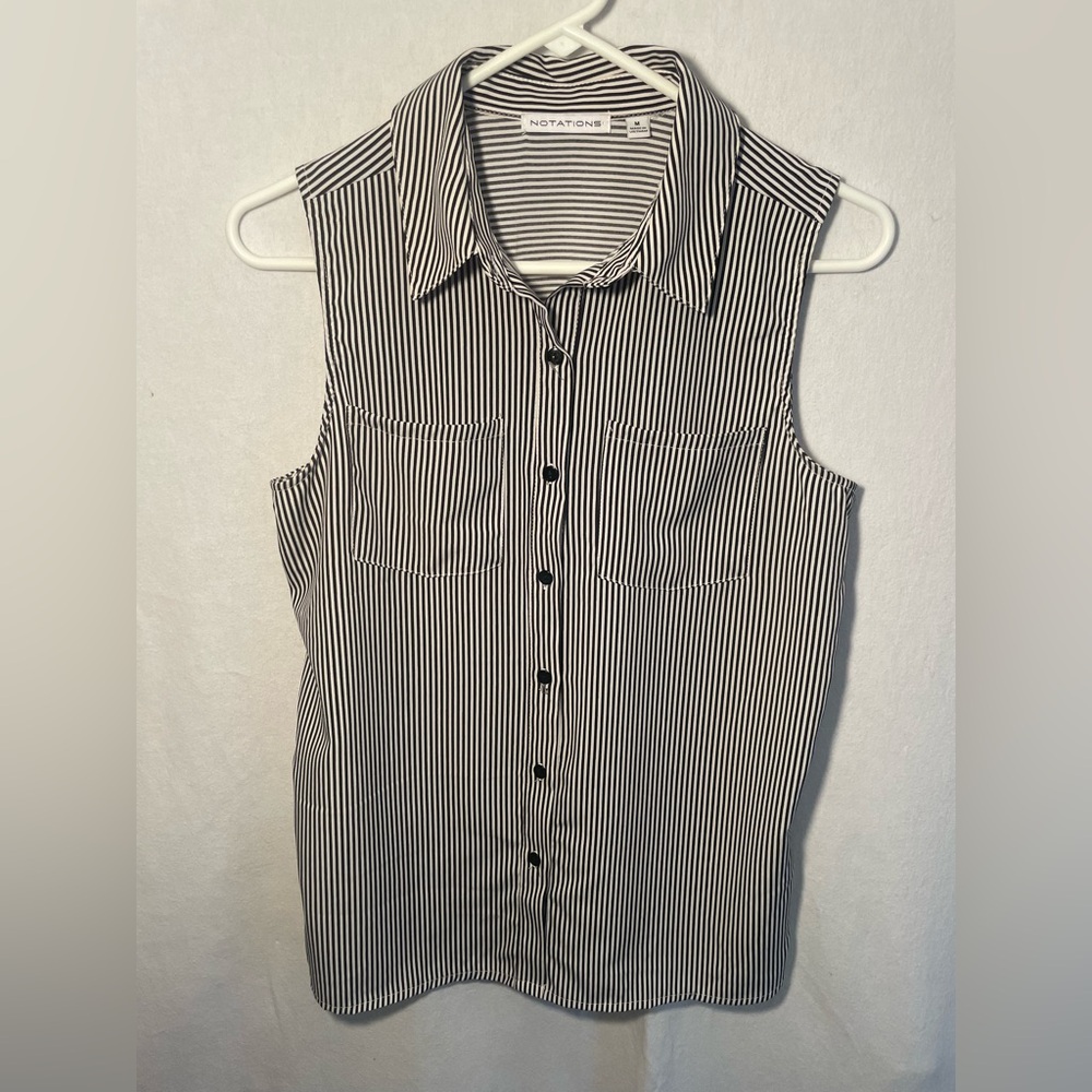 Notations White and Gray Sleeveless Button Down Shirt